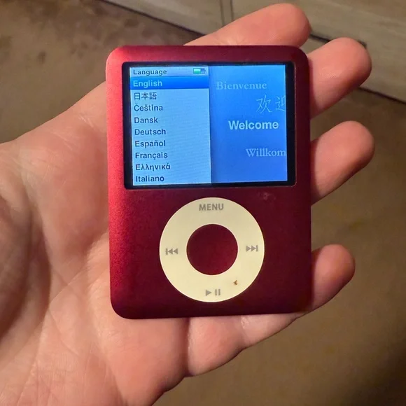 iPod Nano Product Red - Picture 3 of 4